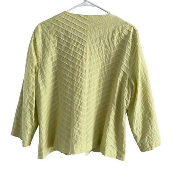 Chico’s Pintuck Pleat Textured Light Jacket Top Hook Closure Pale Green Sz 2 L - Picture 2 of 6